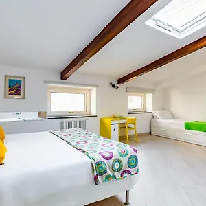 Appartamento With Balcony In Palazzo Diaz By Wonderful Italy, Napoli